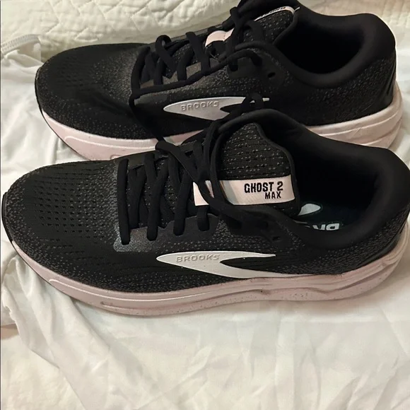 Brooks Women's Black and Light Pink Sneakers Ghost 2 Max size 9 - Picture 1 of 8